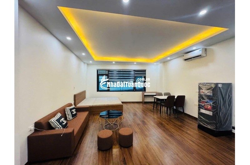 BÁN NHÀ CẦU GIẤY - Ô TÔ VF3 ĐỖ CỬA, 33M - 5 TẦNG ĐẸP, FULL NỘI THẤT, GIÁ 8,3 TỶ